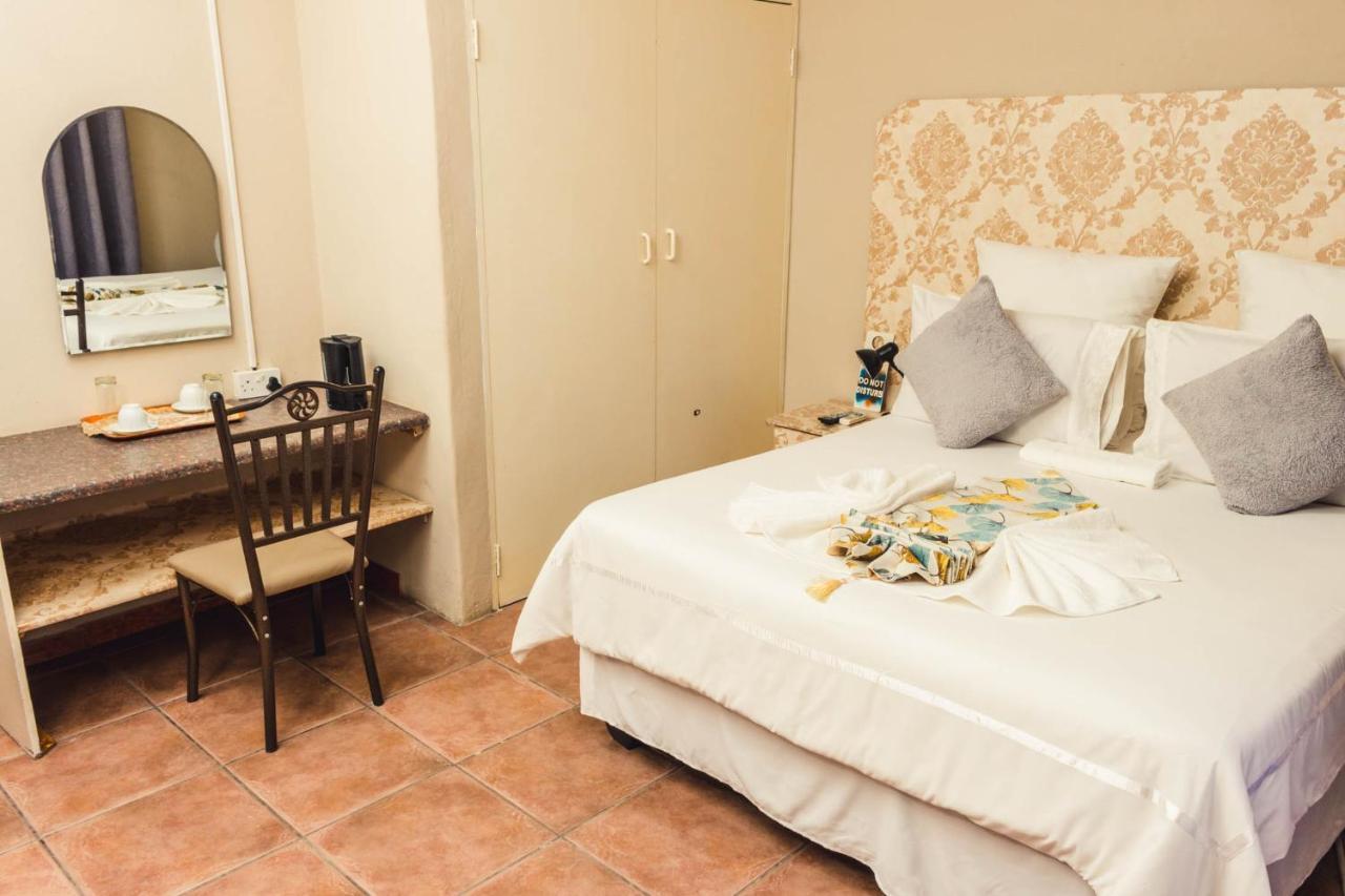 Apical Guesthouse Maun Buitenkant foto